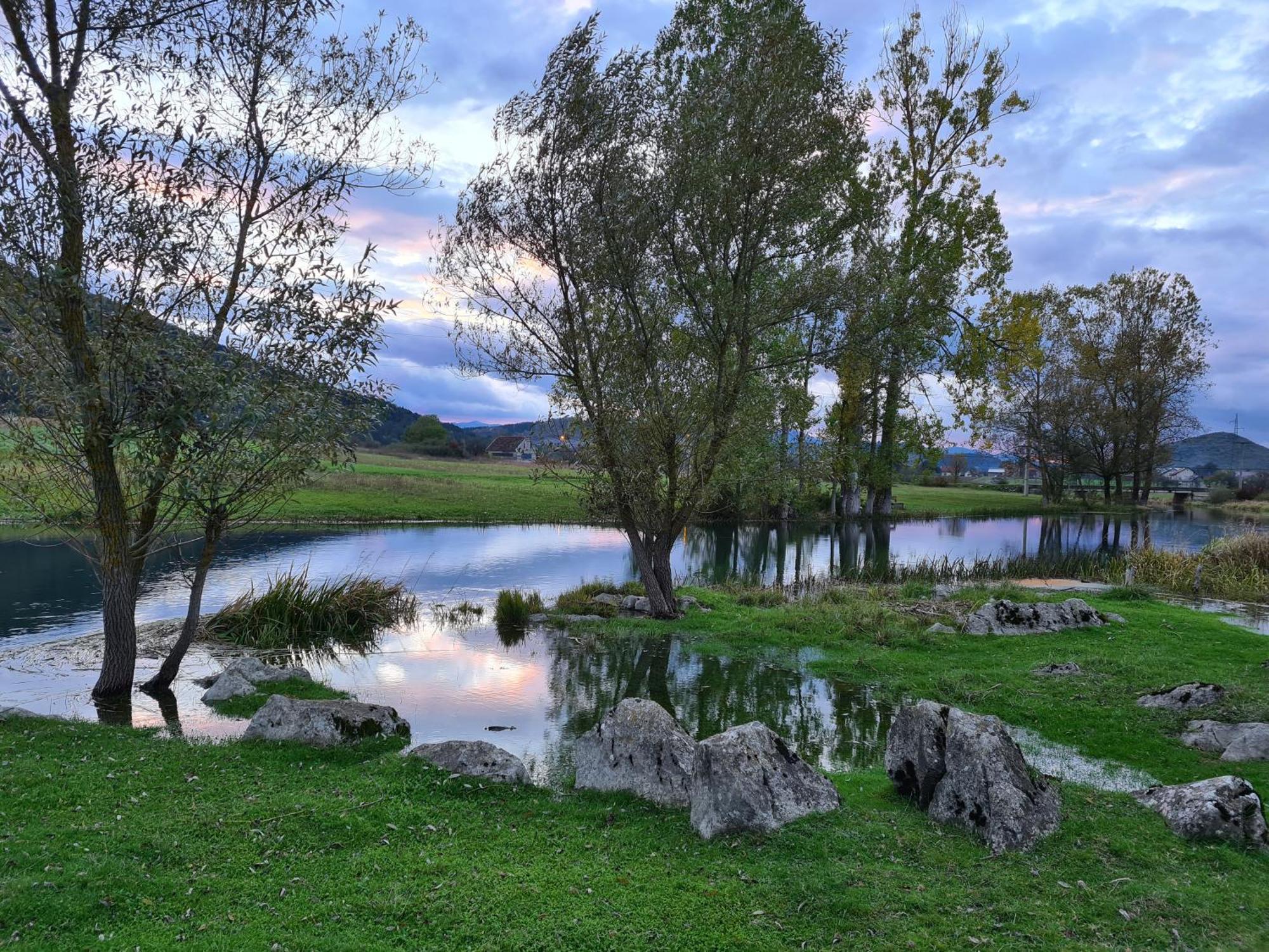 Forestside House Gacka With Relax Area Sinac Zewnętrze zdjęcie